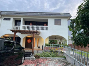 OUG Villa 10